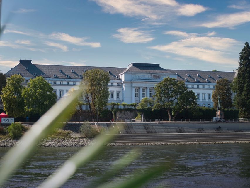 Koblenz:Rhine Valley boat tour along the castles and palaces - Commentary in English and German