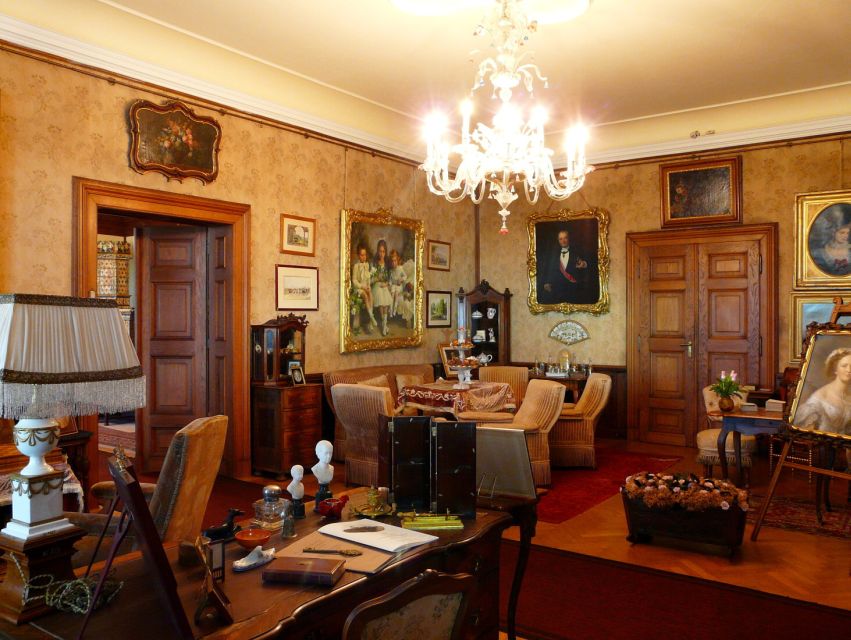 Konopiště: Chateau Tour from Prague - Live guide or audio guide?