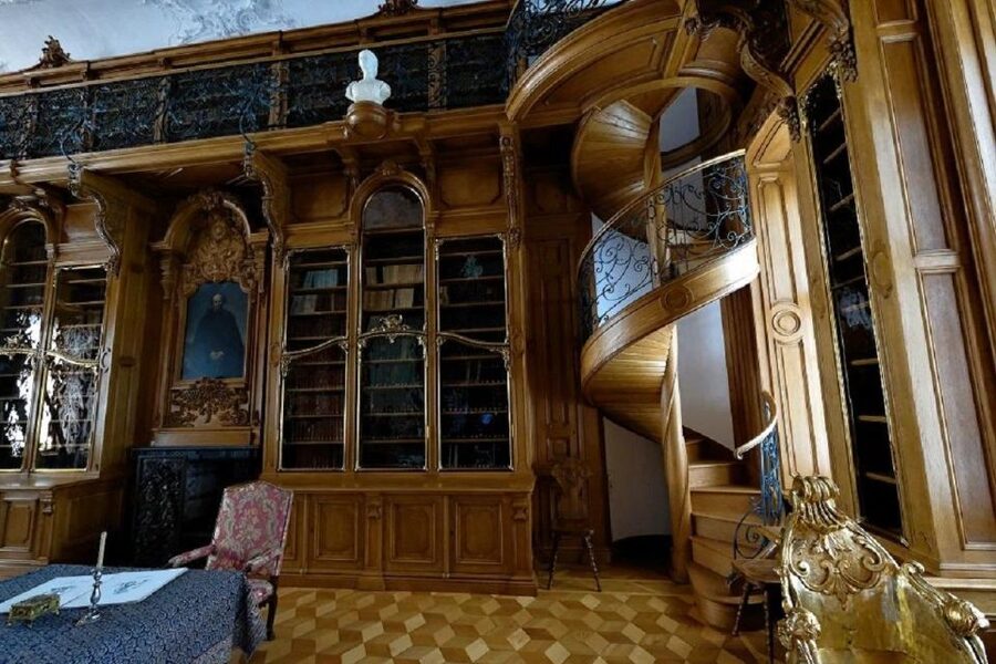 Kornik Castle and Rogalin Palace Half-Day Private Tour - Walking through Kornik Arboretum