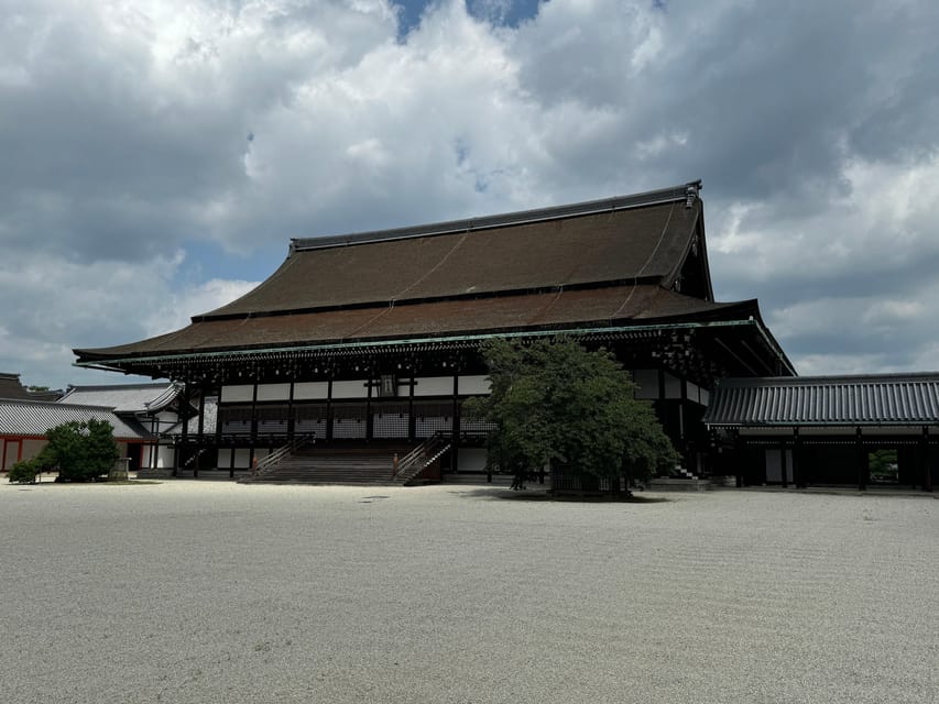 Kyoto: Discover Every Bit of Kyoto Imperial Palace - The gardens are more than a pause between buildings