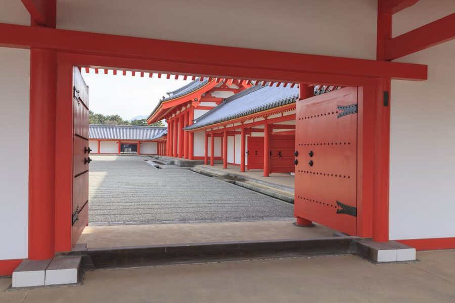 Kyoto: Imperial Palace & Nijo Castle Guided Walking Tour - Kyoto Imperial Palace: Court Life and Open Grounds