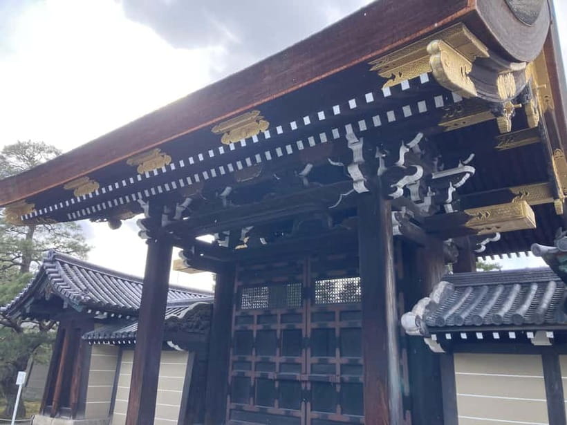 Kyoto: Nijo Castle and Kyoto Imperial Palace Guided Tour - Why these two Kyoto landmarks belong together