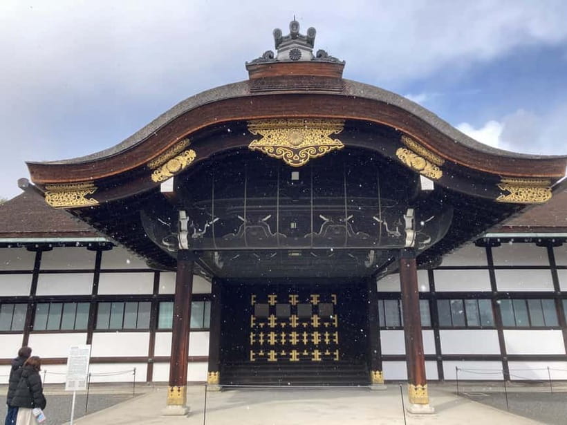 Kyoto: Nijo Castle and Kyoto Imperial Palace Guided Tour - The guides are the real variable