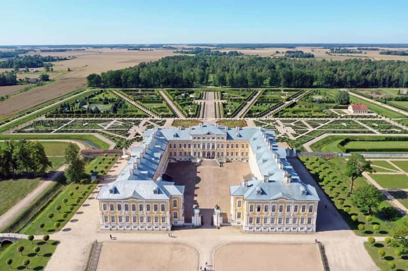 Latvian Palace and Medieval Castle Private Trip - Gardens, Flowers, and the Best Season to Go