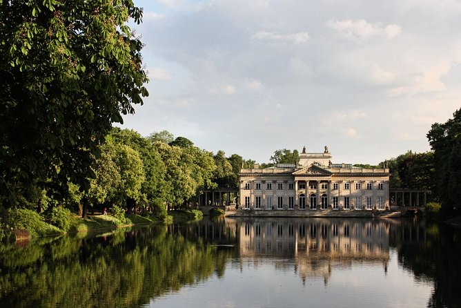 Łazienki Park and Palace Warsaw Private Tour with Tickets - Palace on the Isle, the park’s main attraction