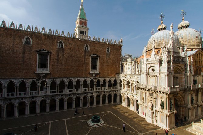 Legendary Venice: Doge's Palace, St Mark's & VIP Terrace Access - Crossing the Bridge of Sighs