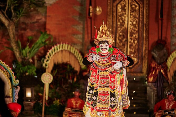 Legong Dance Show at Ubud Palace Bali - Entering the palace courtyard