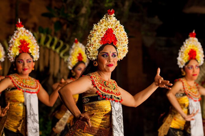 Legong Dance Show at Ubud Palace Bali - Arriving at Ubud Palace for the 7:30 pm show