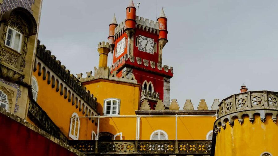 Lisboa: Sintra, Pena Palace, Cabo da Roca Coast and Cascais - Guincho Beach and the Atlantic air
