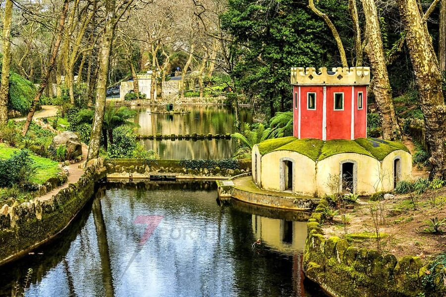 Lisbon: Pena Palace, Moorish Castle, Qta. Regaleira & Sintra - Pena Palace and gardens: colorful, crowded, and worth planning
