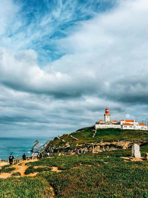 Lisbon: Pena Palace, Sintra, Cabo da Roca & Cascais Day Trip - What the private format adds