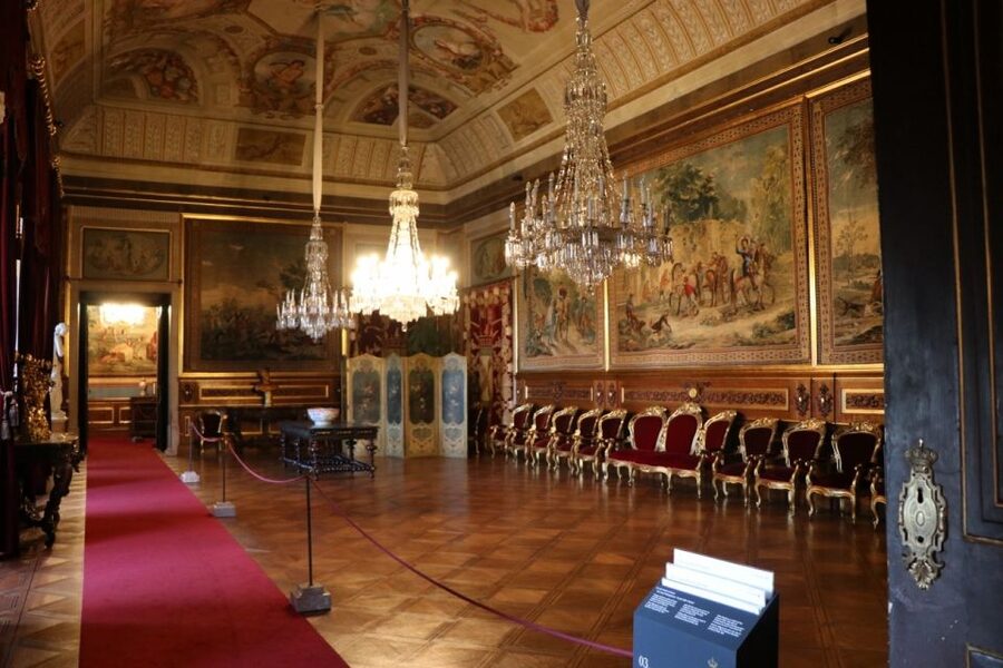 Lisbon: Private Historical Tour to Queluz and Ajuda Palaces - Leaving Lisbon for Queluz Palace