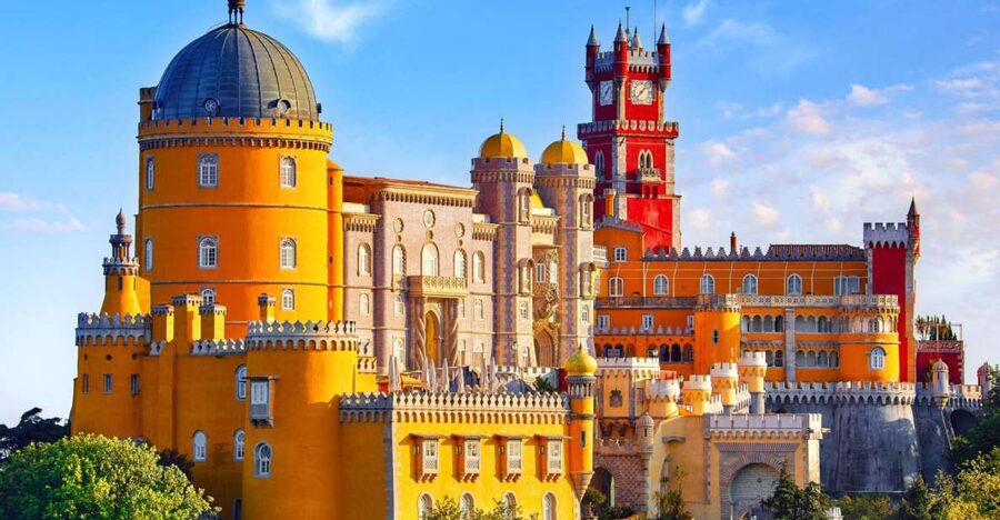 Lisbon: Sintra, Pena Palace and Cascais Region Private Tour - Sintra National Palace and the town center