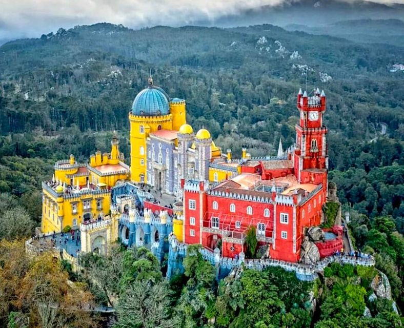 Lisbon: Sintra, Pena Palace, Cabo da Roca & Cascais Day Tour - Cascais: a seaside finish