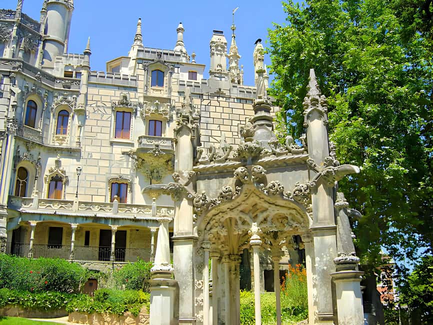 Lisbon: Sintra, Pena Palace, Cabo da Roca, & Cascais Tour - The minivan, group size, and comfort question