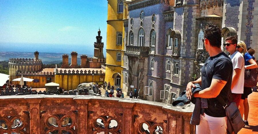 Lisbon: Sintra & Pena Palace Half-Day Tour with Hotel Pickup - Why this route works from Lisbon