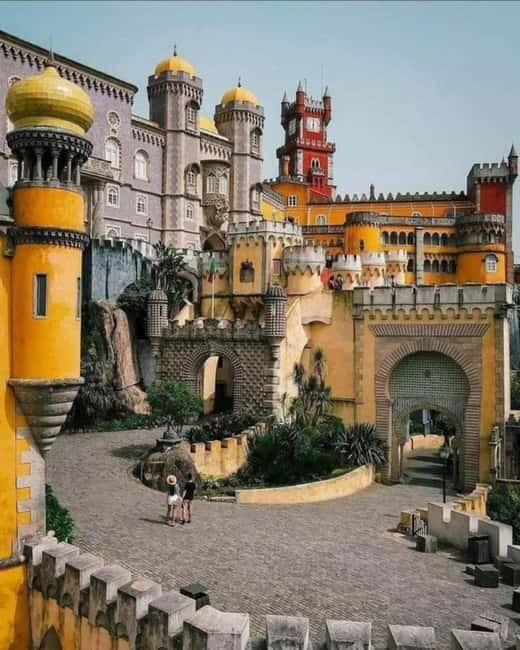 Lisbon: Sintra, Pena Palace, Moorish Castle & Regaleira Tour - Cascais and Boca do Inferno