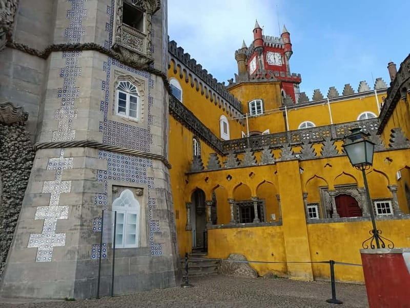 Lisbon: Sintra, Pena Palace, Moorish Castle & Regaleira Tour - What the day feels like physically