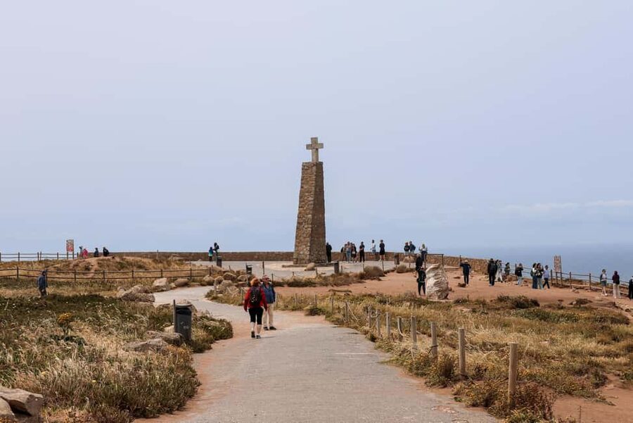 Lisbon: Sintra, Pena Palace & Wine Tasting Small-Group Tour - Who should book this experience?