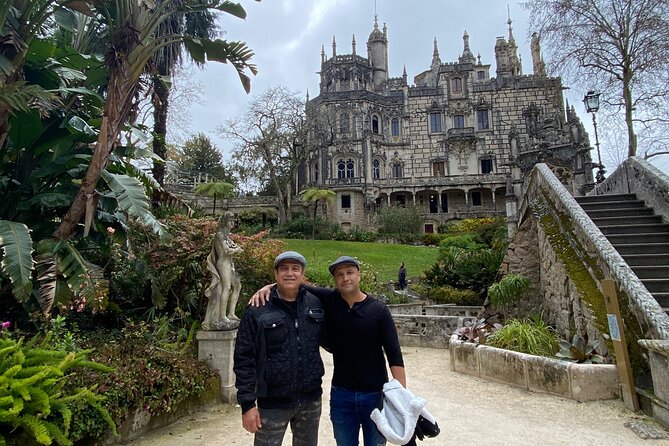 Lisbon to Sintra Pena & Regaleira guided tour in 8pax group - Sintra’s old center and a practical lunch stop