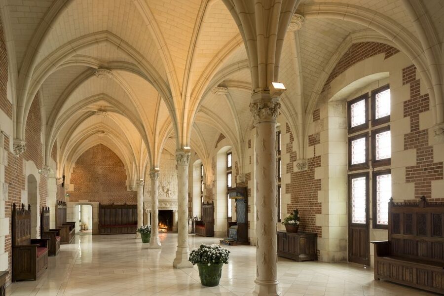 Loire Valley: Château Royal d'Amboise Entrance Ticket - Seeing the past through the Histopad