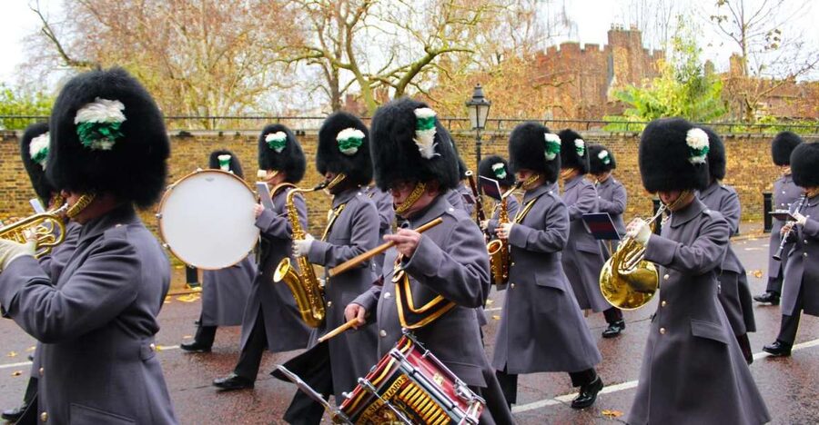 London: Buckingham Palace & Changing of the Guard Experience - Starting at Green Park and St. James’s Palace