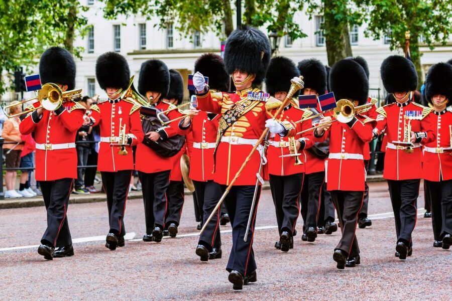 London: Buckingham Palace Entry & Changing of the Guard Tour - Dates when the ceremony changes