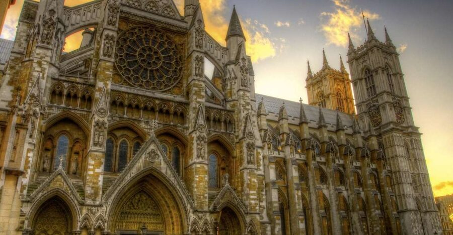 London: Buckingham Palace, Westminster Abbey & Big Ben Tour - Buckingham Palace and the Changing of the Guard