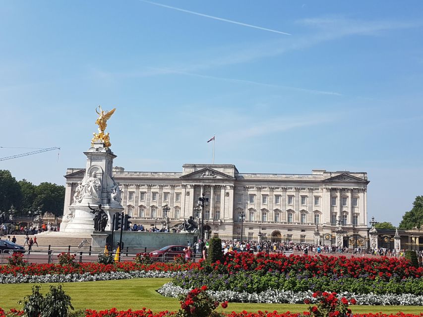 London: Buckingham Palace, Westminster Abbey & Big Ben Tour - Trafalgar Square and the route through Pall Mall