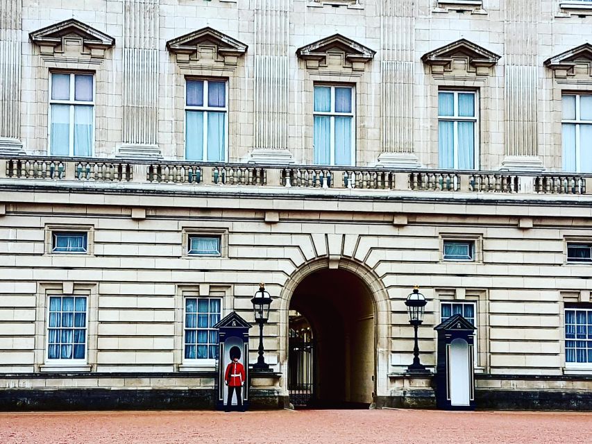 London: Buckingham Palace, Westminster Abbey & Big Ben Tour - Starting at The Ritz and walking through Green Park