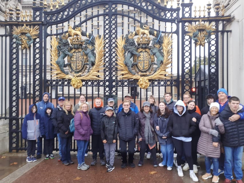 London: Central London Outdoor Tour - Buckingham Palace and the Victoria Memorial