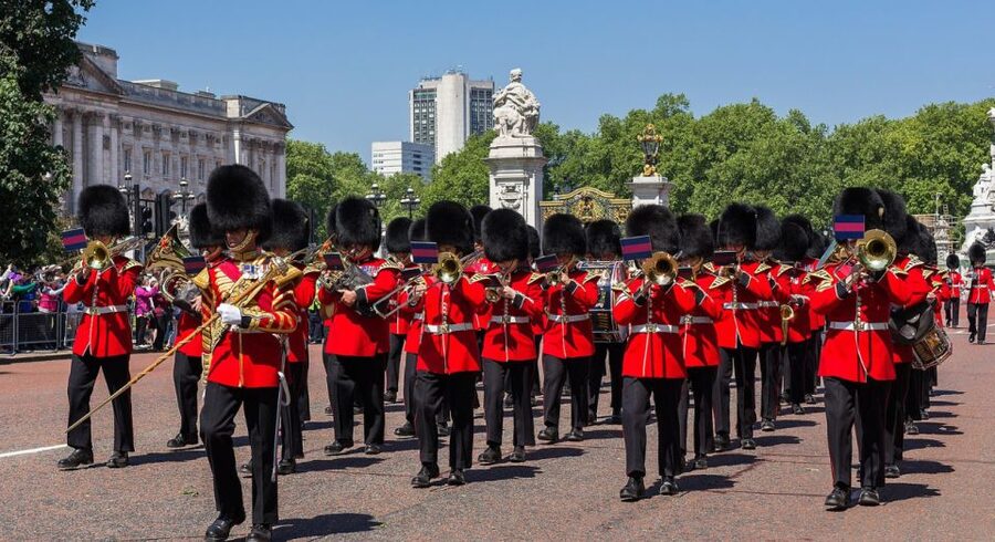 London: Changing of the Guard Tour at Buckingham Palace - Household Cavalry and the possible photo