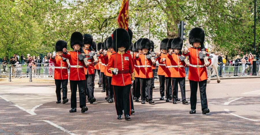 London: Changing of the Guard Tour by Buckingham Palace - Key points to know before booking