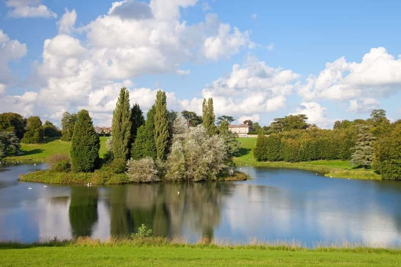 London: Cream Tea at Blenheim Palace & the Cotswolds Tour - Entering Blenheim Palace