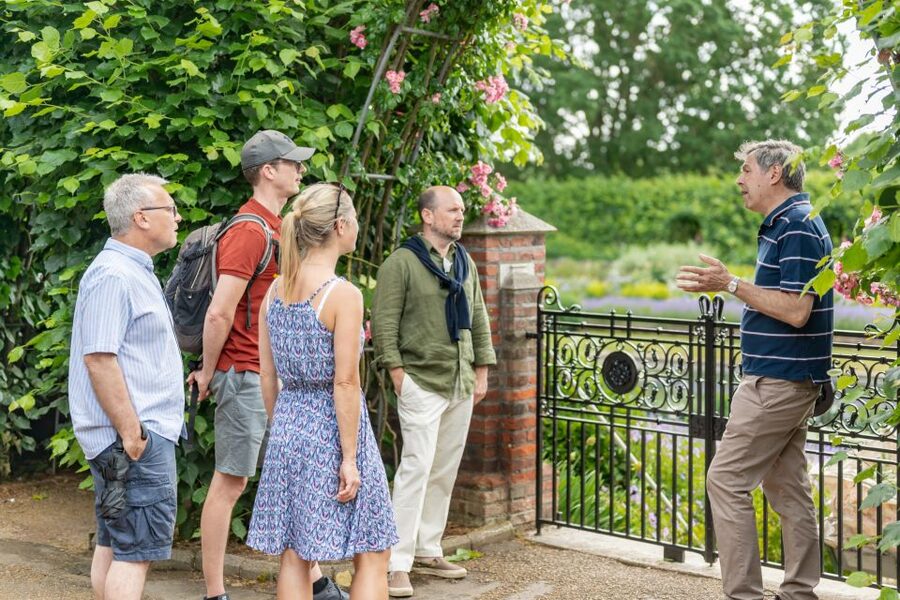 London: Kensington Palace Afternoon Tea & Guided Walk - Who will enjoy this afternoon most?