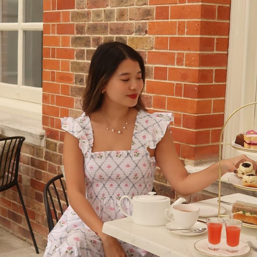 London: Kensington Palace Afternoon Tea & Guided Walk - Kensington Gardens, one story at a time