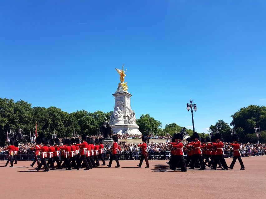 London: Palaces and Parliament Walking Tour - Green Park, St James’s Park, and royal London