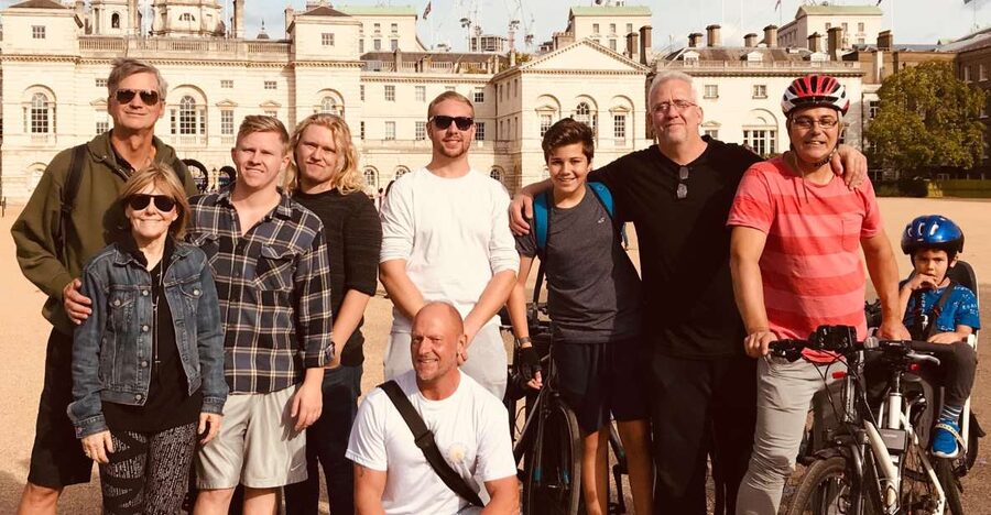 London: Parks and Palaces Guided Morning Bike Tour - Cycling through Green Park to Buckingham Palace