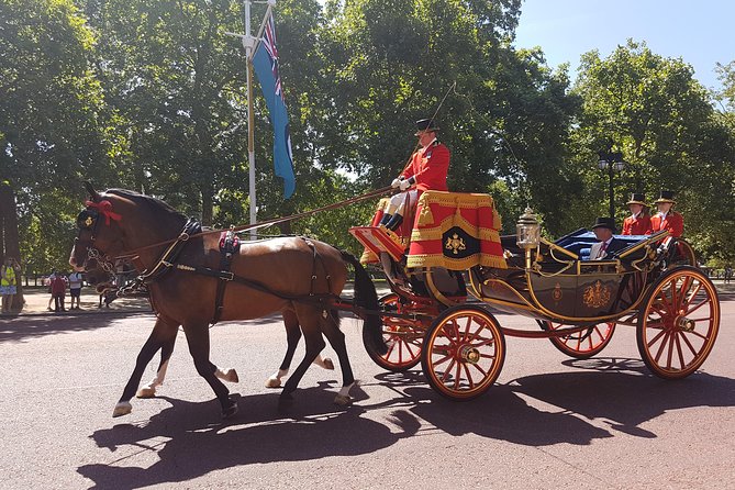 London's Palaces & Parliament Tour (See Over 20+ London Top Sights) - The guides make or break the morning