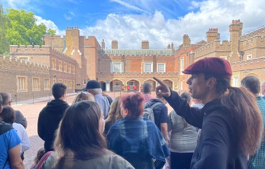 London: The Changing of the Guard Tour and Buckingham Palace - Why this London tour is useful