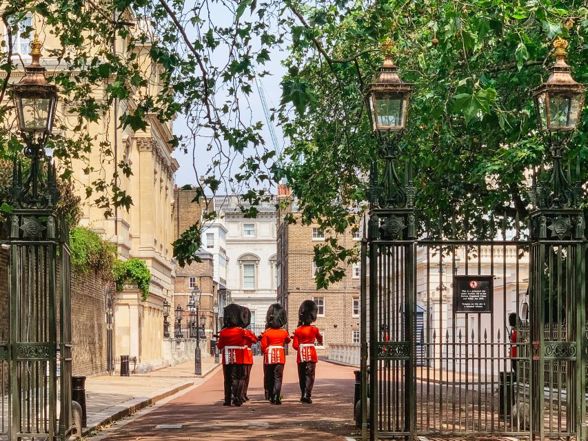 London: The Changing of the Guard Tour and Buckingham Palace - Westminster Abbey from the outside