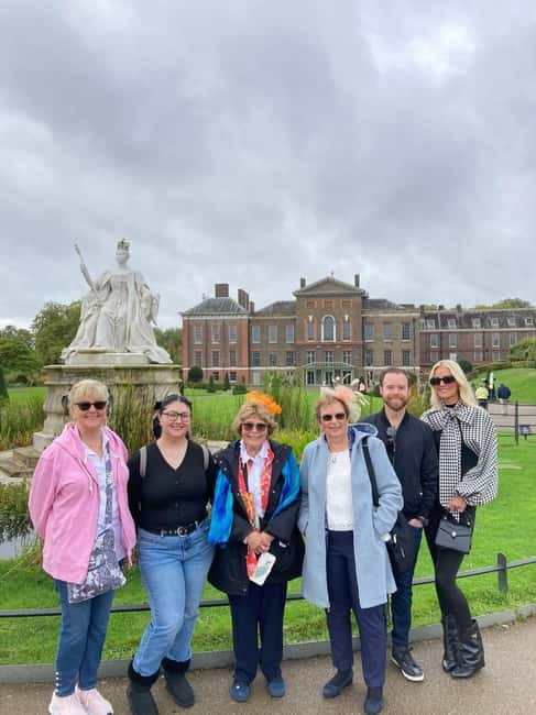 London: VIP Kensington Palace Gardens Tour & Royal High Tea - Kensington Palace and the royal stories