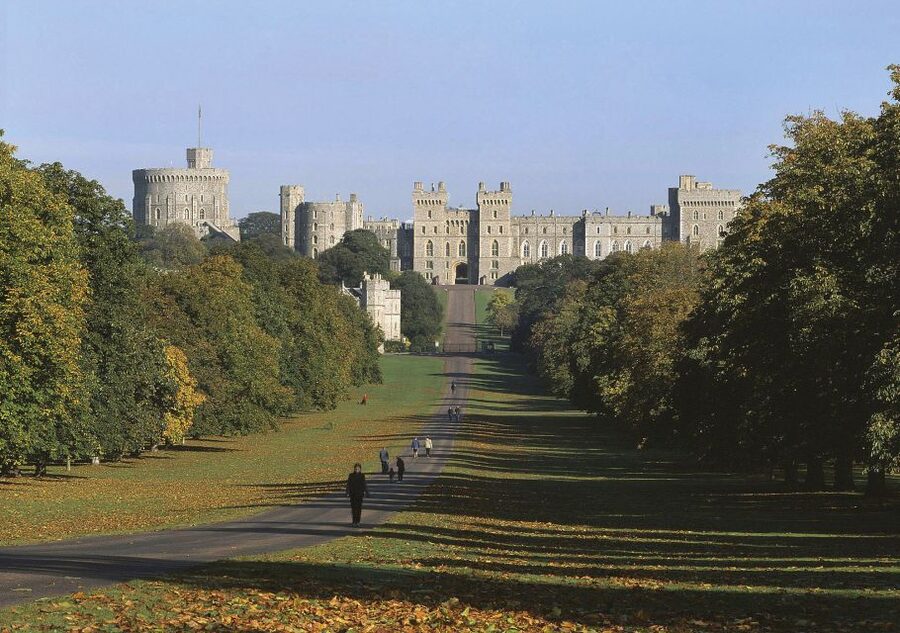 London: Windsor Castle & Henry VIII's Hampton Court Palace - Crowds and timing need careful expectations