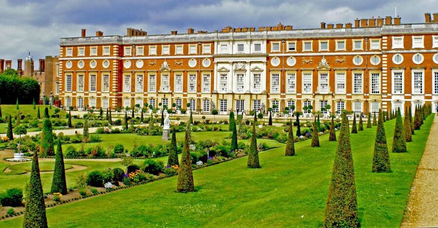 London: Windsor Castle & Henry VIII's Hampton Court Palace - Hampton Court Palace reveals Henry VIII’s theatrical side