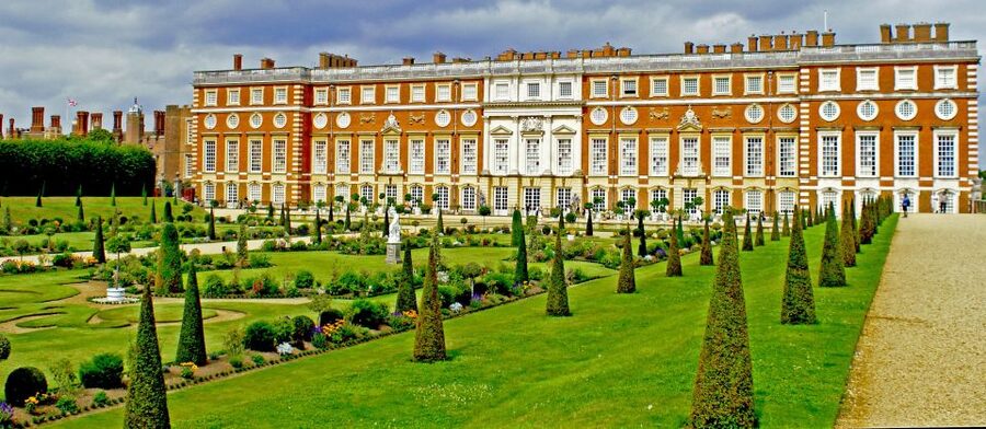 London: Windsor Castle & Henry VIII's Hampton Court Palace - Allow enough time for the maze and gardens