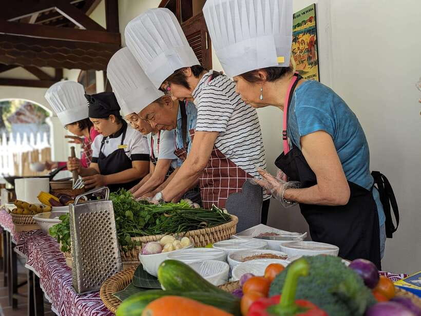 Luang Prabang: Cooking Class at the Former Royal Palace - Practical timing and booking advice