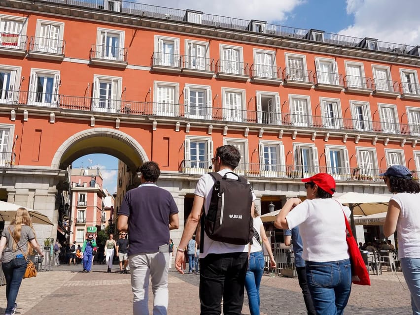Madrid: 4-Hour Bus Tour with Royal Palace Admission - Modern Madrid: Bernabéu and Castellana