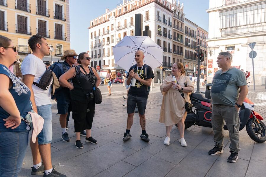 Madrid: Afternoon Royal Palace and Almudena Cathedral Tour - Inside the Royal Palace’s 3,418 Rooms