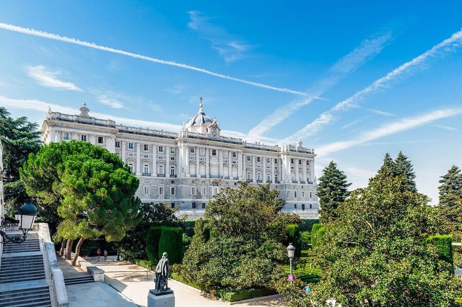 Madrid: Guided Tour of the Royal Palace with Fast Access - Walking through the Royal Palace’s grand rooms