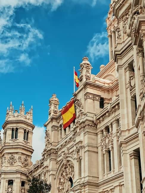 Madrid: Old Town, Poets District, and Royal Palace Tour - Meeting Lope de Vega in Las Letras